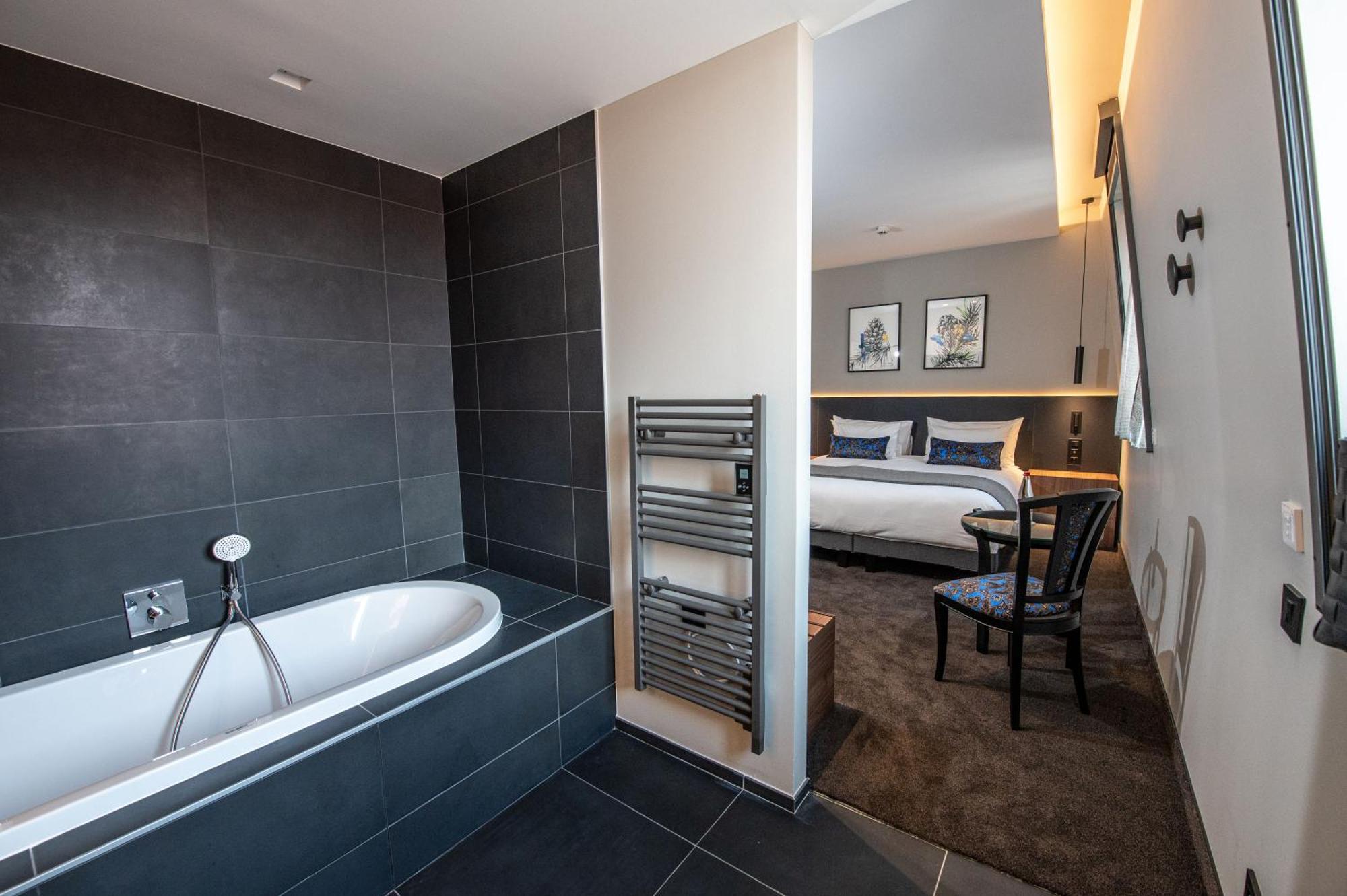 Best Western Premier Le Chapitre Hotel And Spa Ремирмон Экстерьер фото