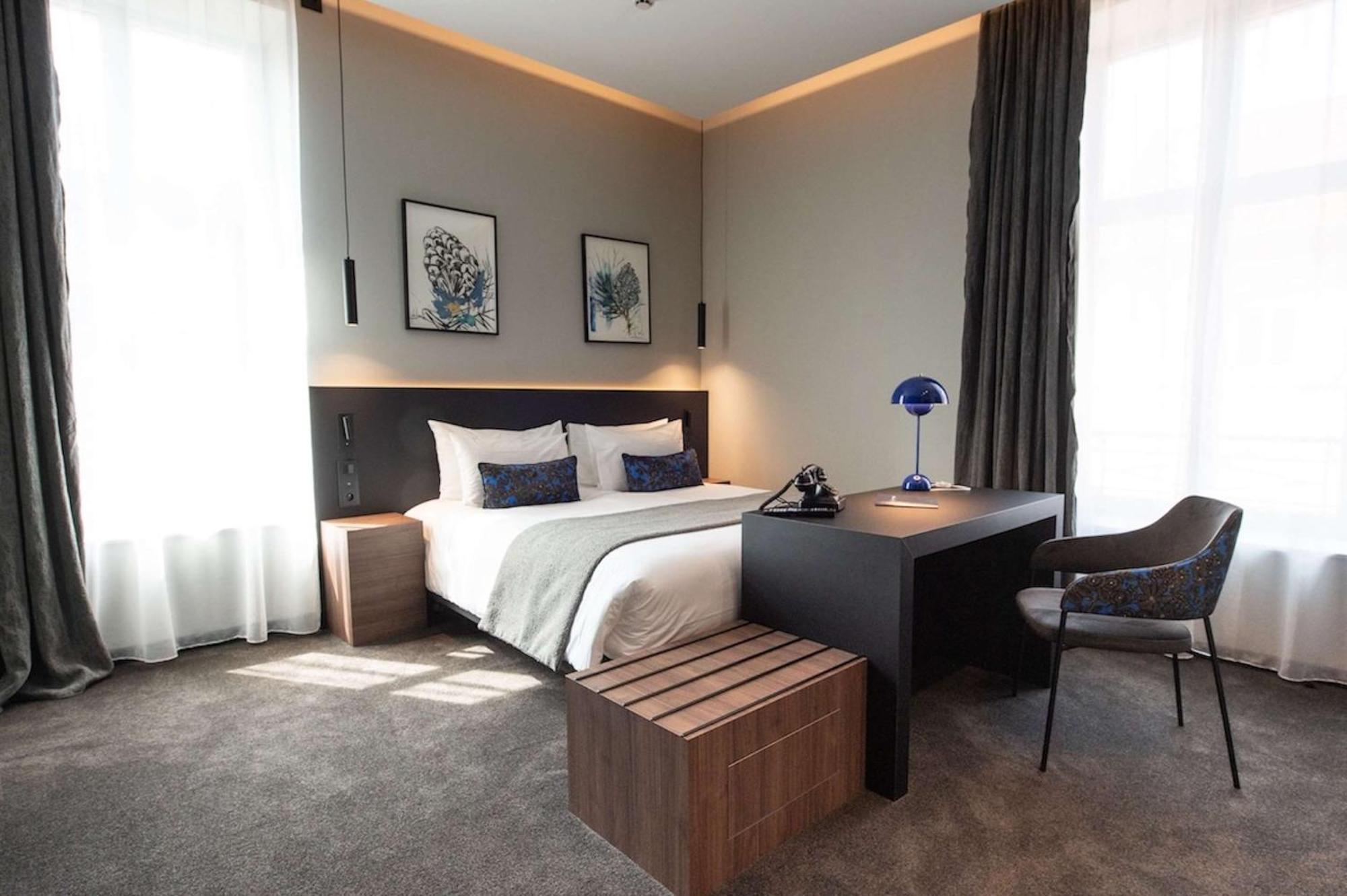 Best Western Premier Le Chapitre Hotel And Spa Ремирмон Экстерьер фото