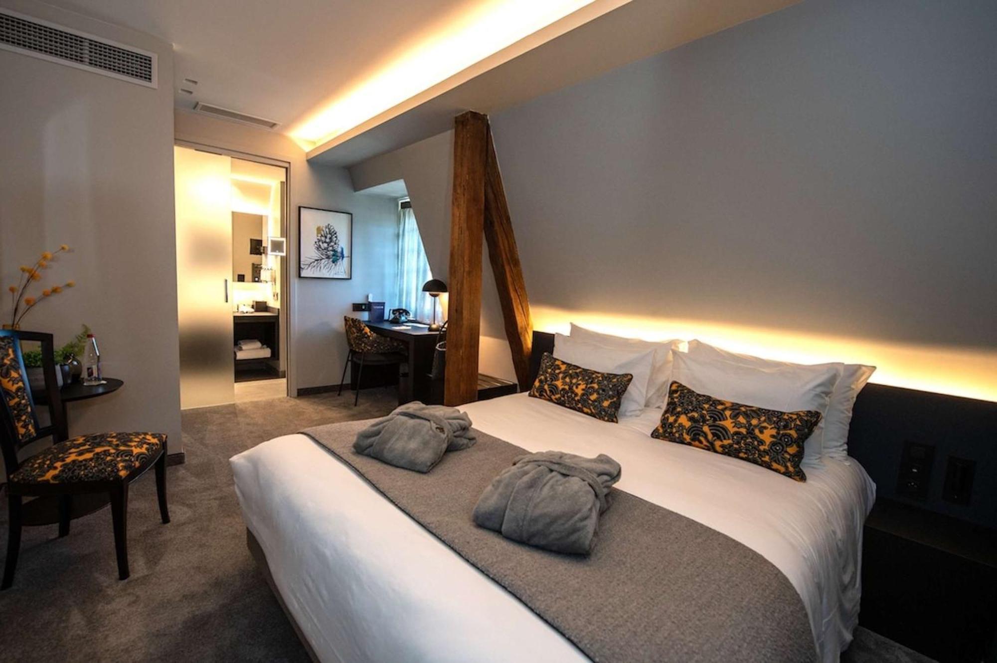 Best Western Premier Le Chapitre Hotel And Spa Ремирмон Экстерьер фото