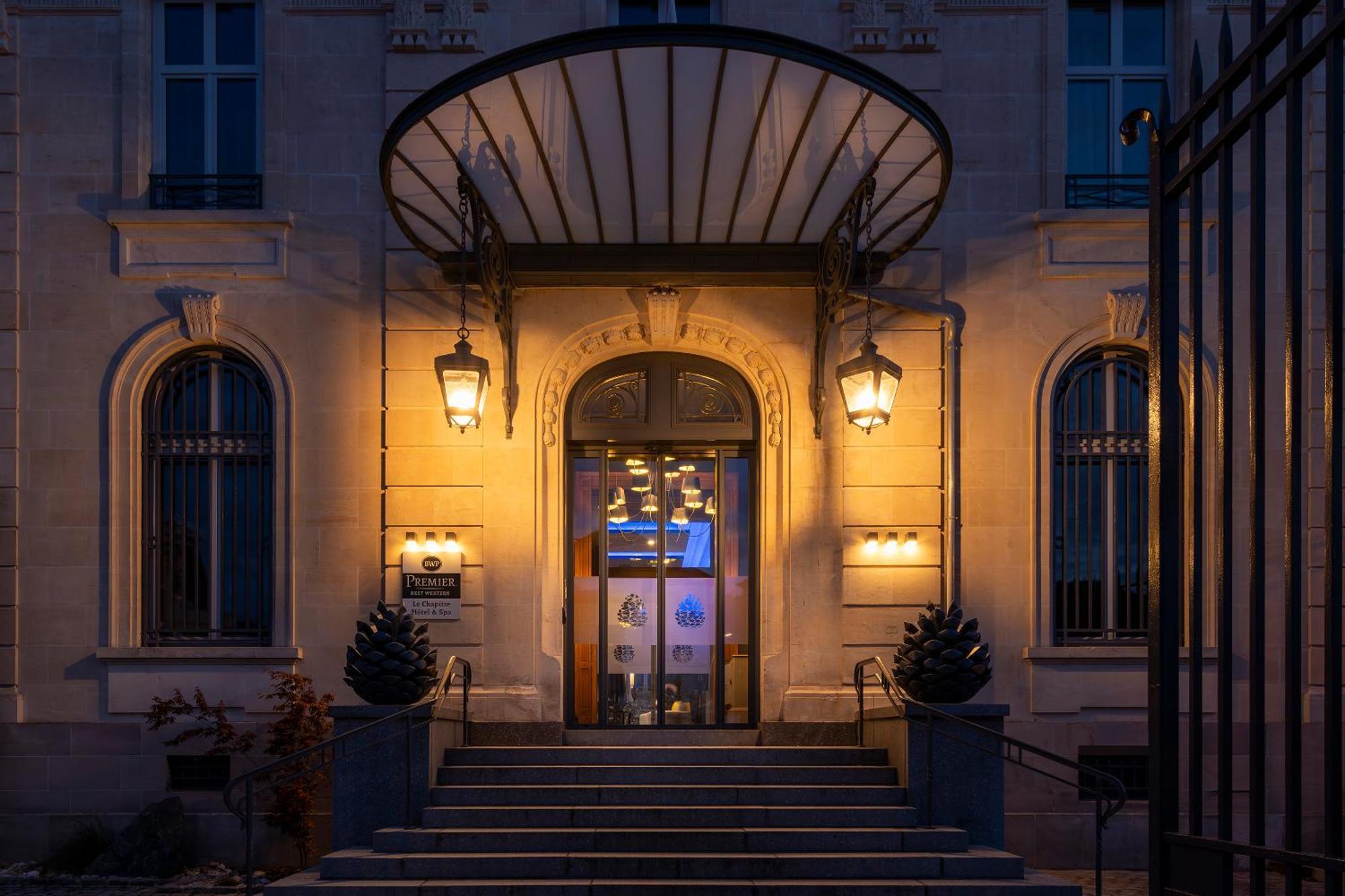 Best Western Premier Le Chapitre Hotel And Spa Ремирмон Экстерьер фото