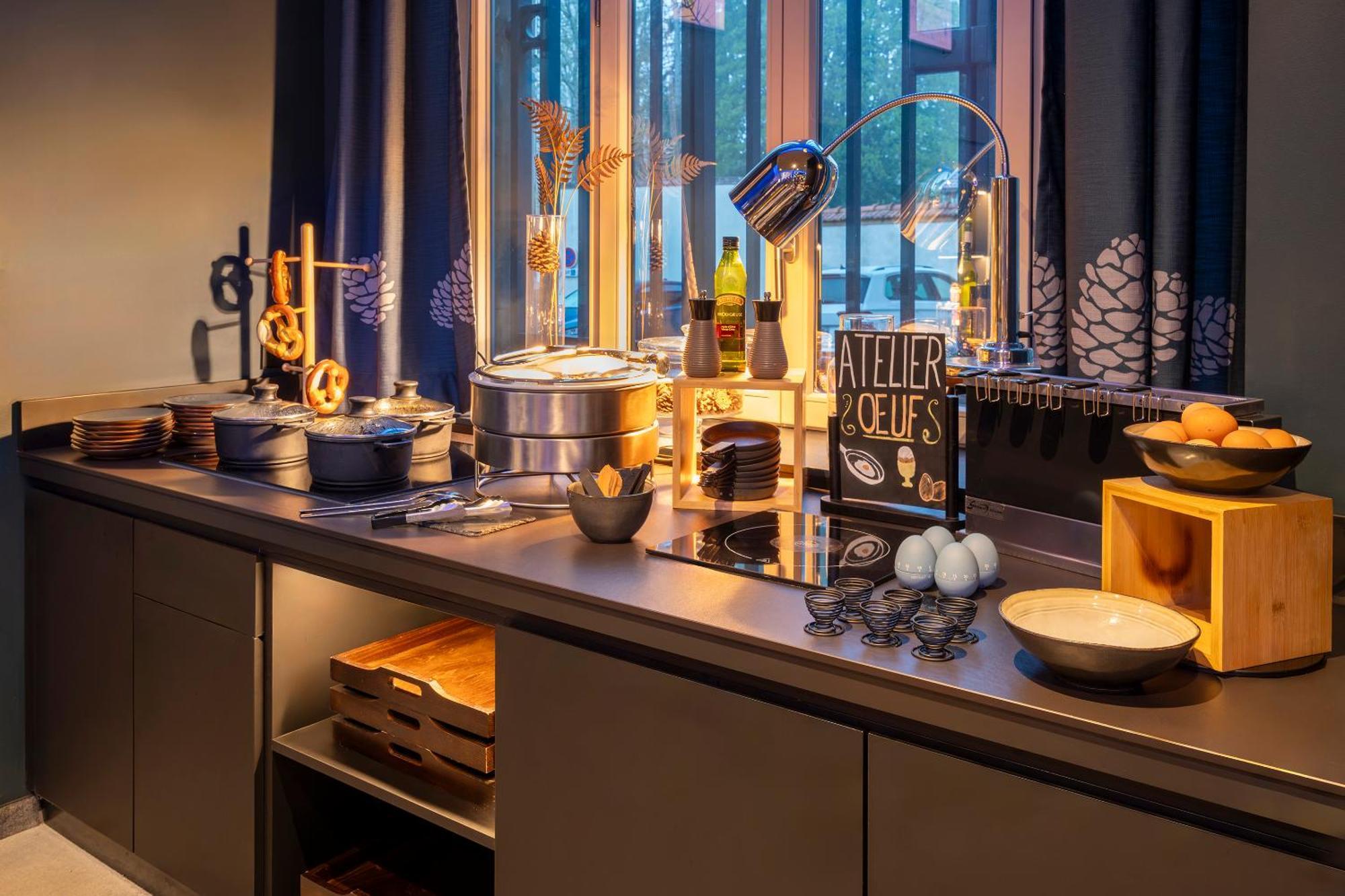Best Western Premier Le Chapitre Hotel And Spa Ремирмон Экстерьер фото