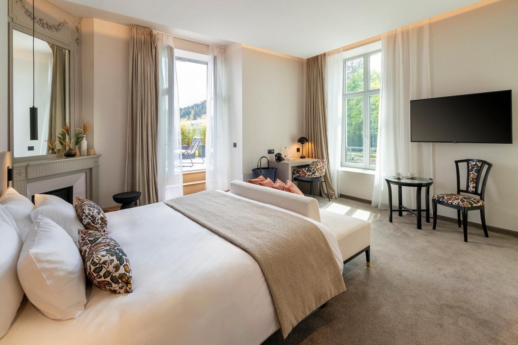 Best Western Premier Le Chapitre Hotel And Spa Ремирмон Экстерьер фото